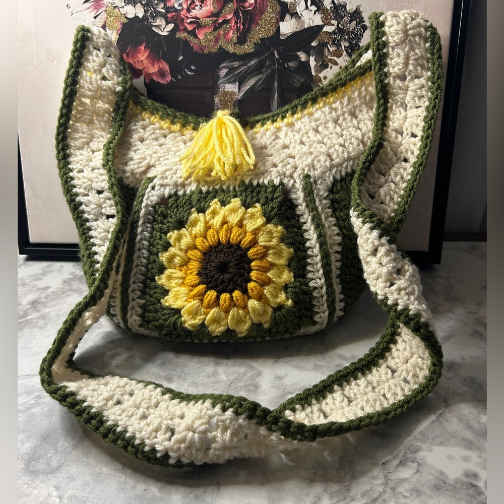 Handmade & Lined Crochet Sunflower Bag - Green and Cream